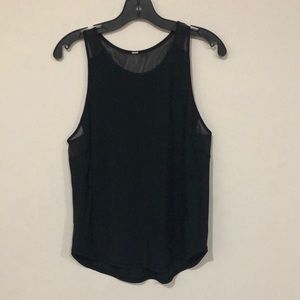 Lululemon black sculpt tank with mesh detail sz 8 excellent used condition.